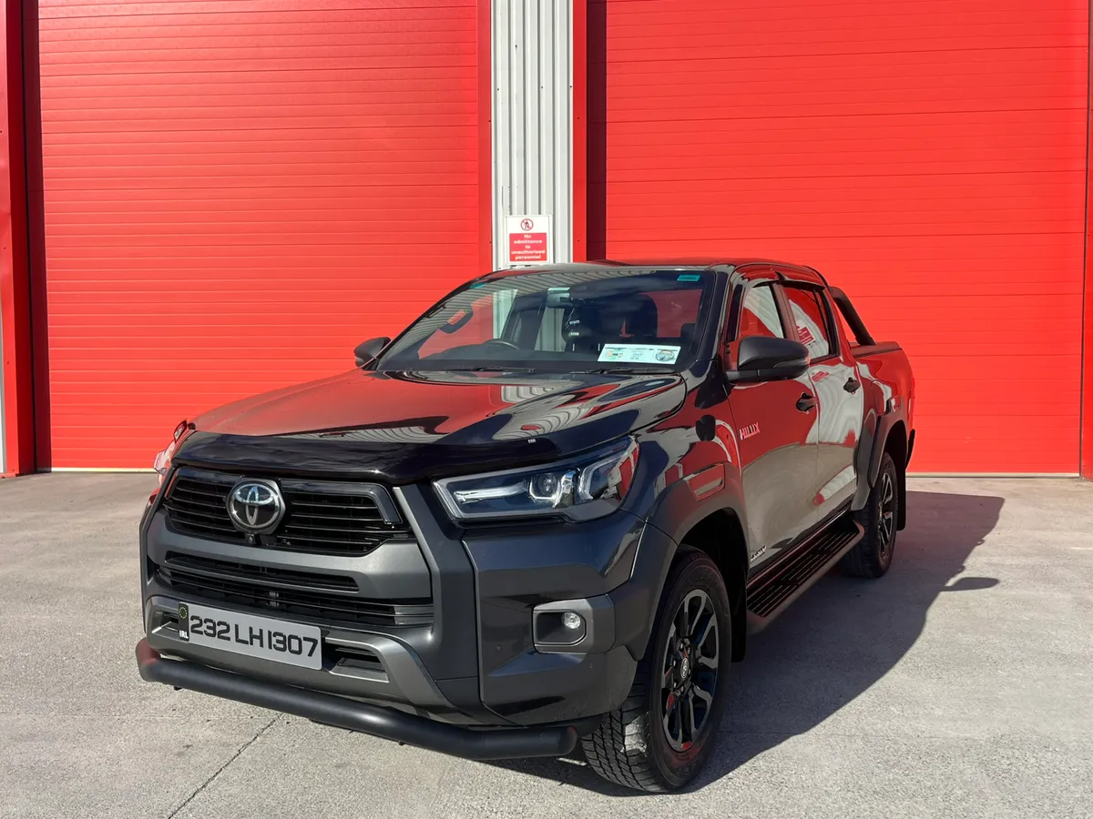 2023 Toyota Hilux 2.8 Invincible X Auto - Image 1