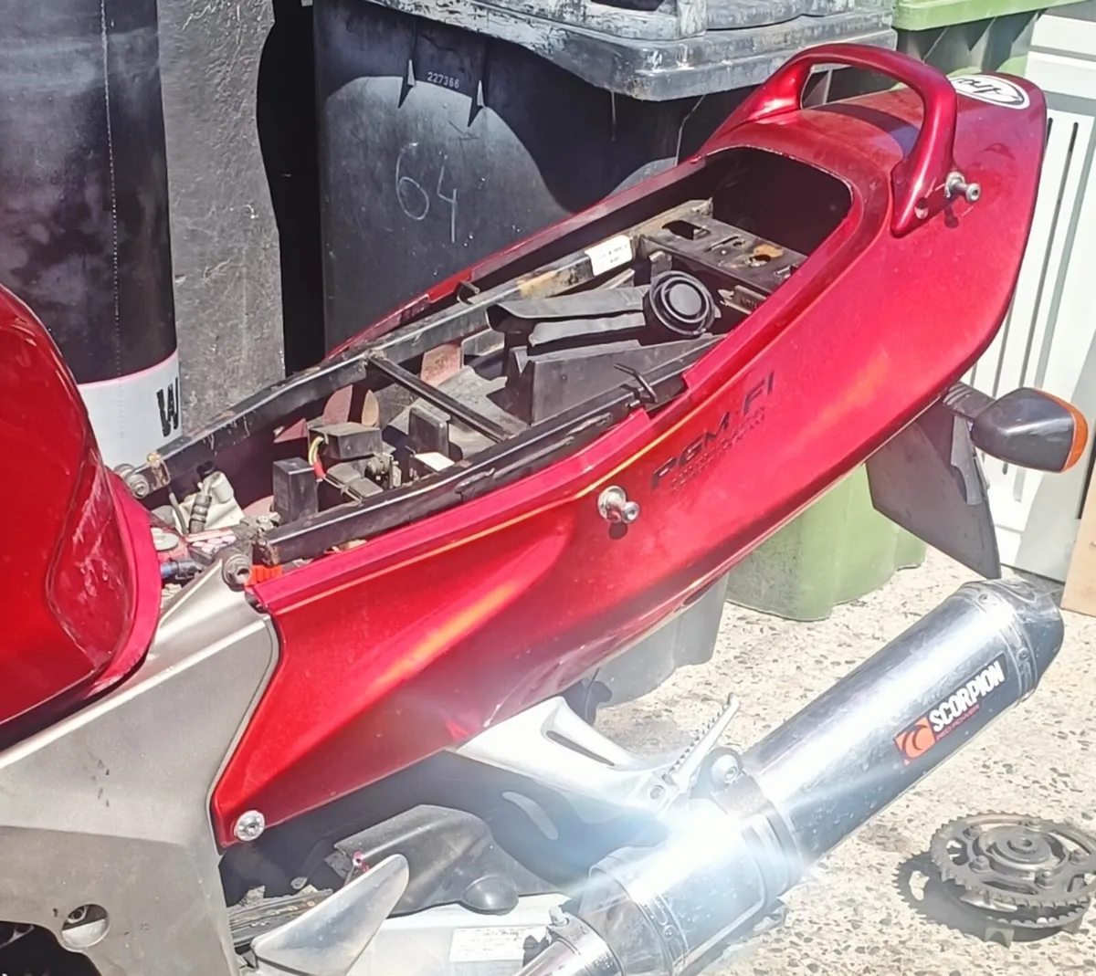 CBR blackbird tank and panels - Image 2