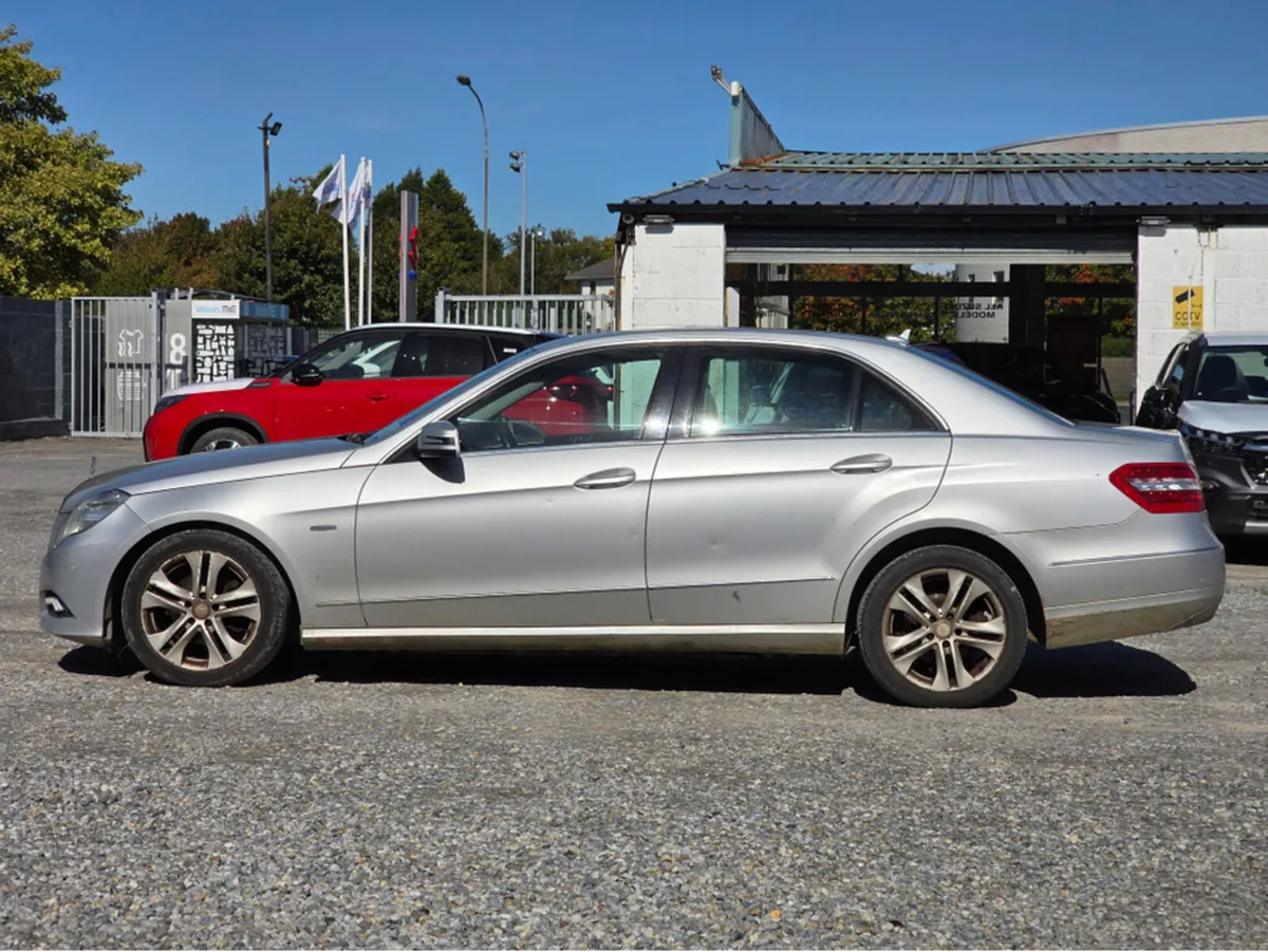 Mercedes-Benz E-Class 220 CDI BLUE EFFICIENCY AVAN - Image 2