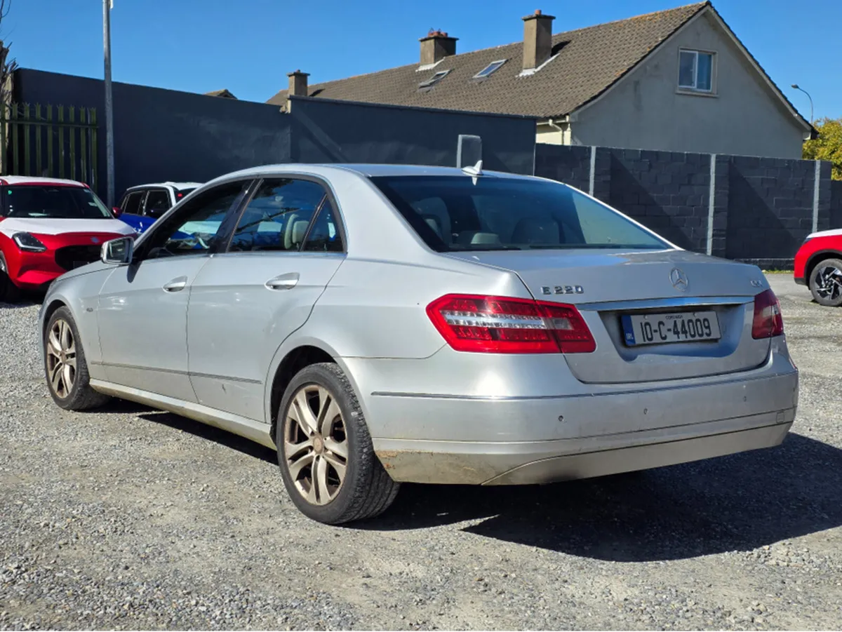 Mercedes-Benz E-Class 220 CDI BLUE EFFICIENCY AVAN - Image 3