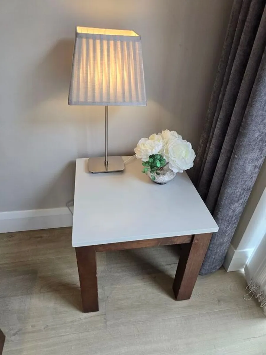 Corner table - Image 1