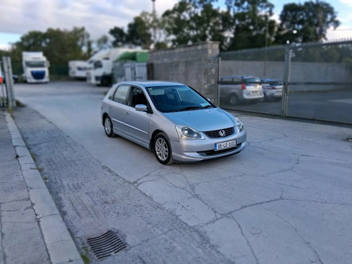2005 Honda civic tax tested great condition!! - Image 2