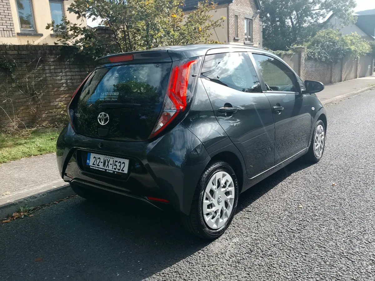 Toyota Aygo 1.0 Vvt-i X-play 71BHP 5DR - Image 3