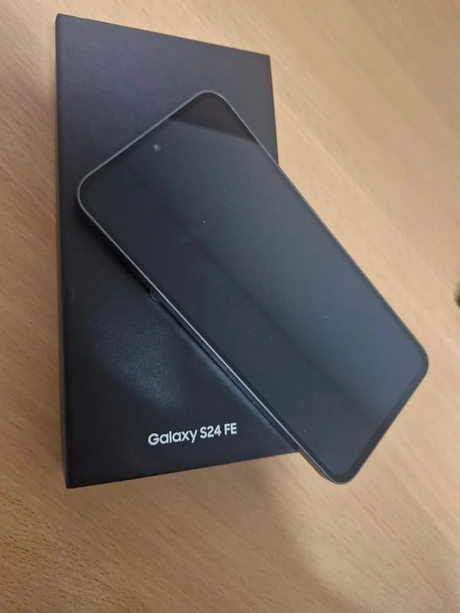 Samsung Galaxy S24 FE 128GB - Image 1