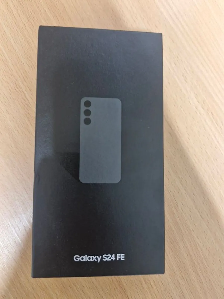 Samsung Galaxy S24 FE 128GB - Image 2