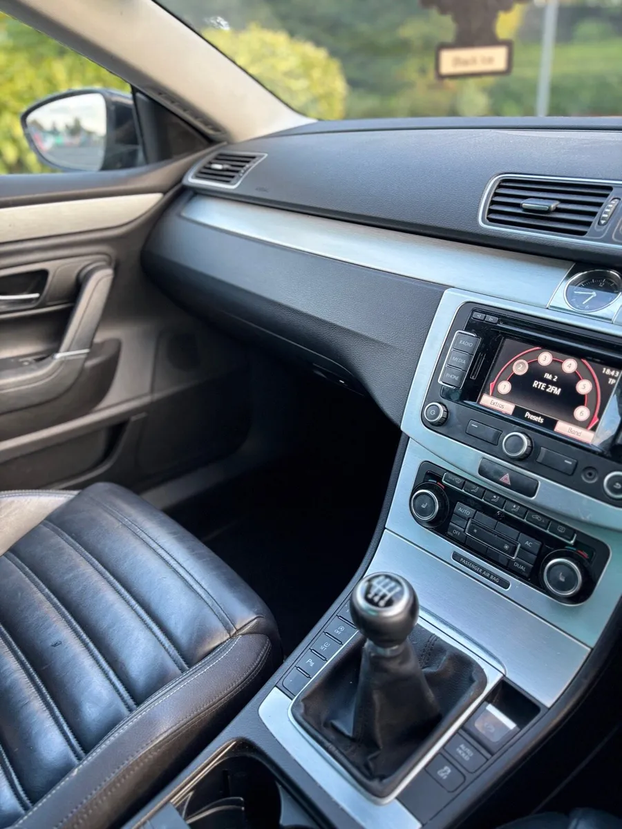 2011 Volkswagen Passat CC- Black. NCT 2026 - Image 4