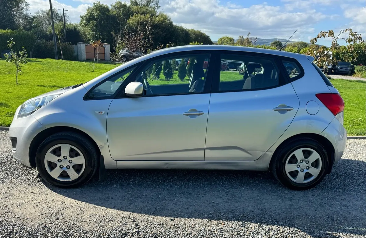 Kia Venga Low Miles - Image 3