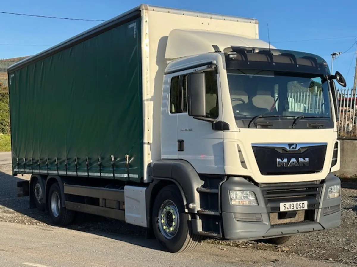 2019 MAN TGS 26-360 6X2 REAR-LIFT CURTAIN-SIDER, - Image 1