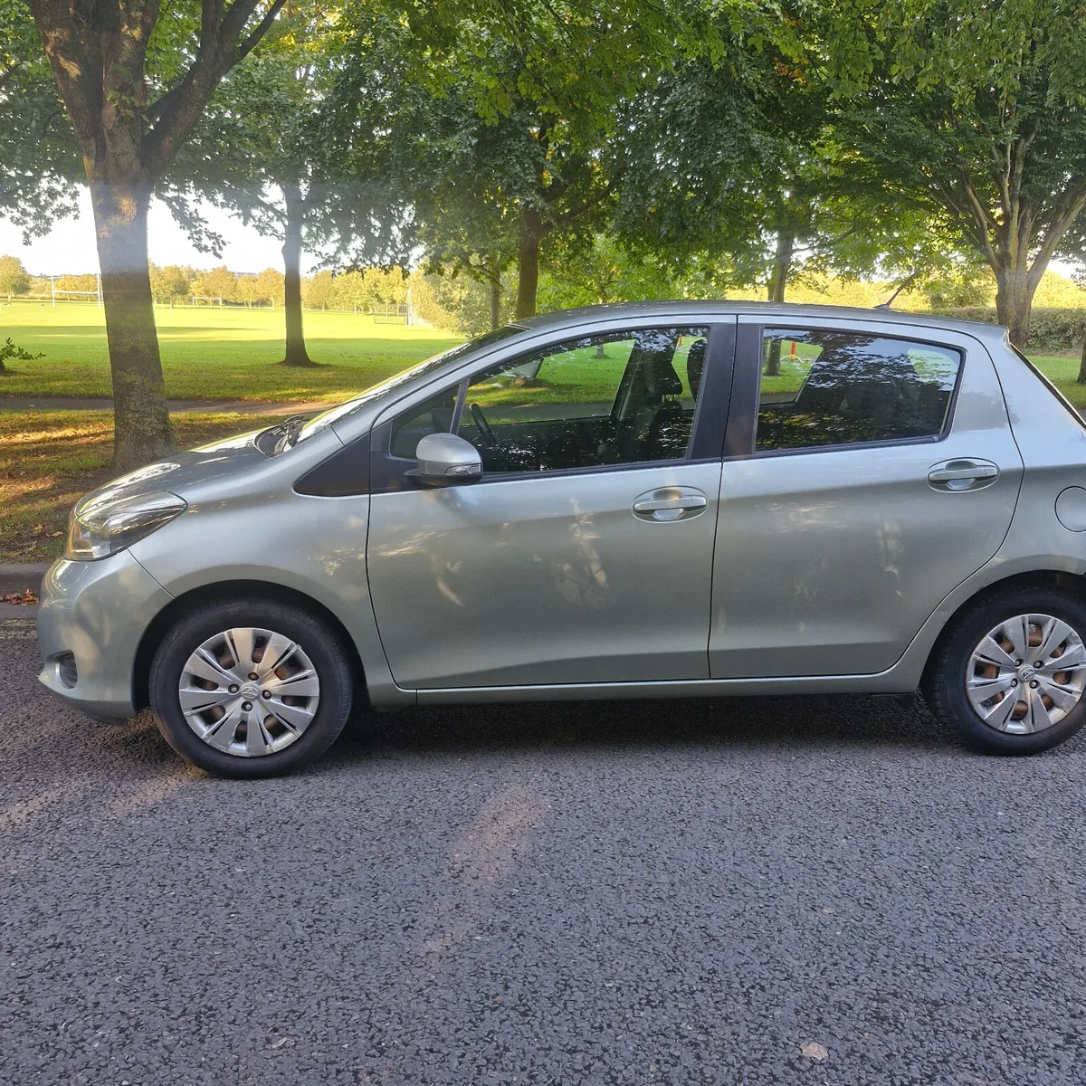 Toyota Yaris Reverse camera Low KMs 2012 - Image 4