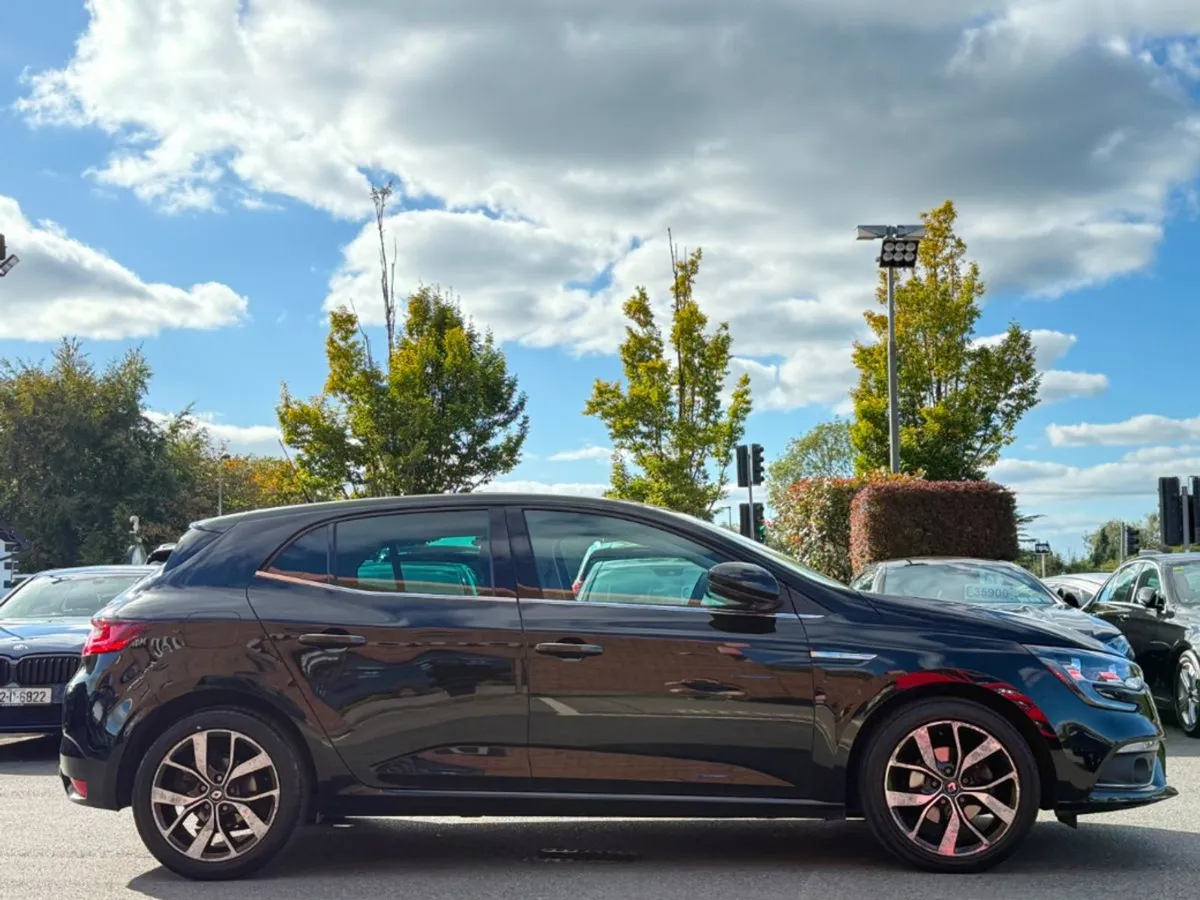 Renault Megane Dynamique S NAV DCI 110 5DR  high - Image 4