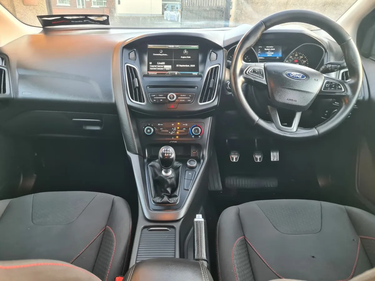 Ford Focus 2015 1.5 Tdci  Zetec S - Image 2