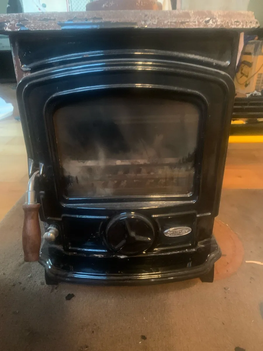 Stanley stove - Image 1