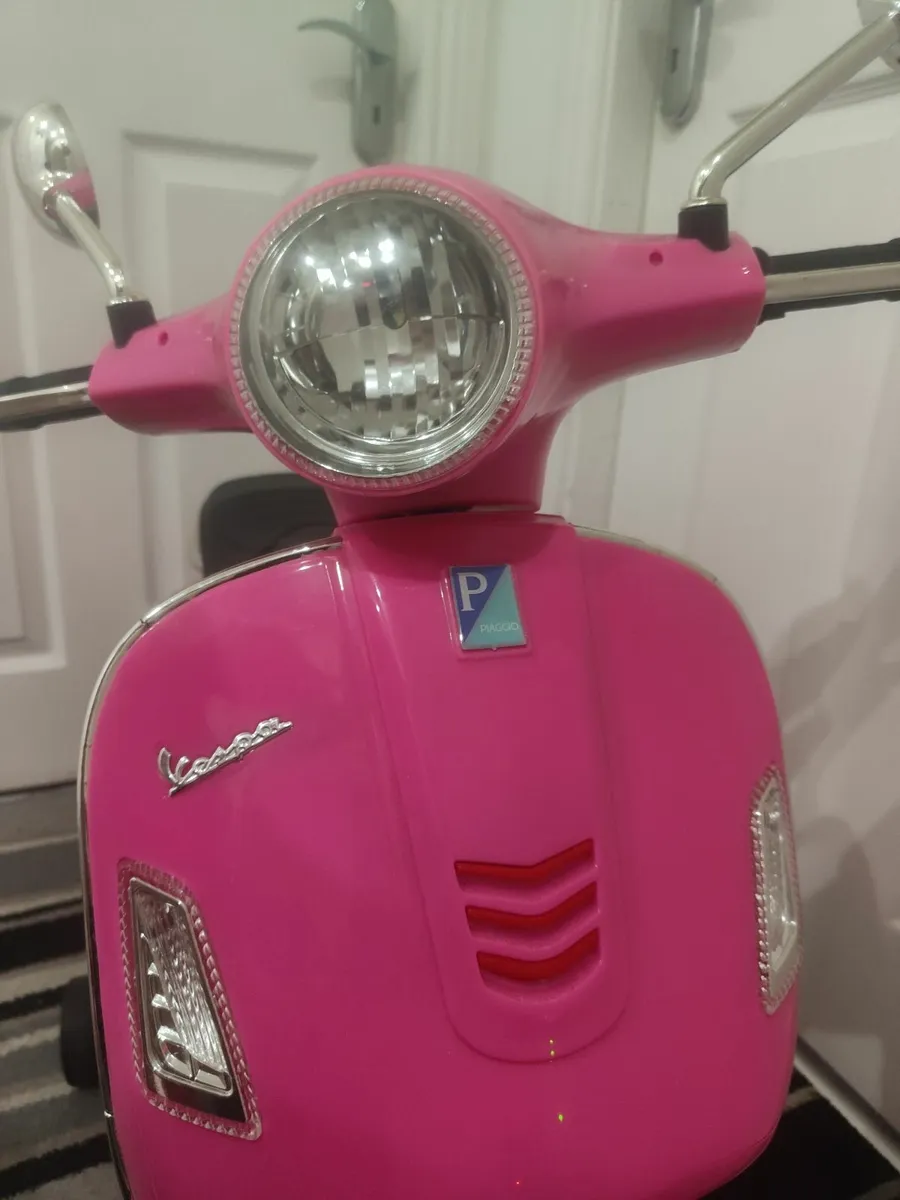 Vespa kids electric scooter - Image 4