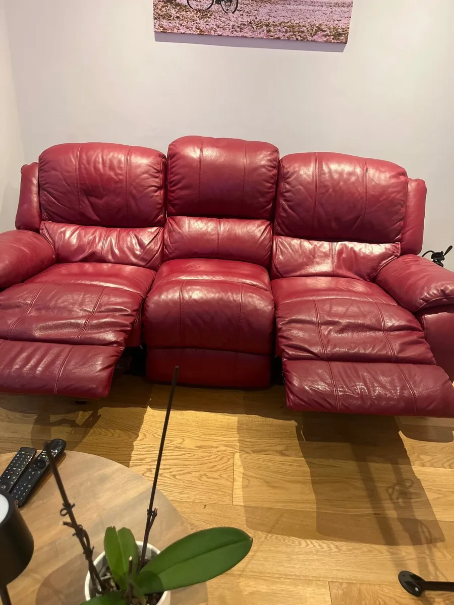 3 seater red leather recliner - Image 2