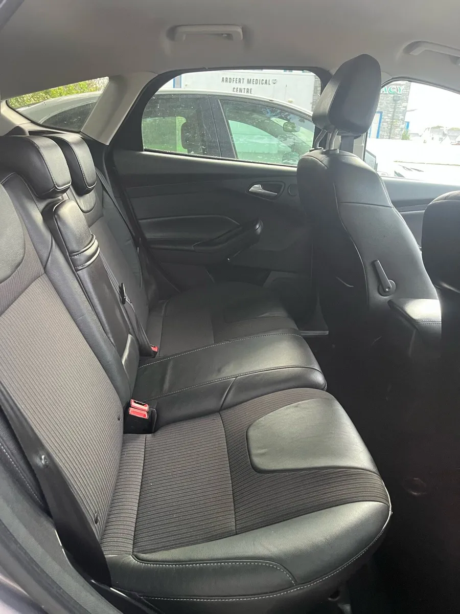 Ford Focus 1.0 Ecoboost Titanium X - Image 3