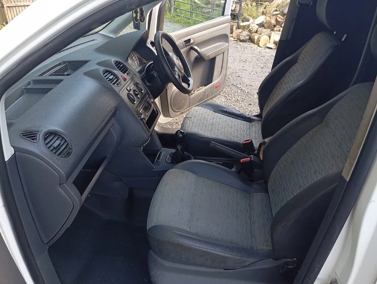 Volkswagen Caddy 2012 - Image 3