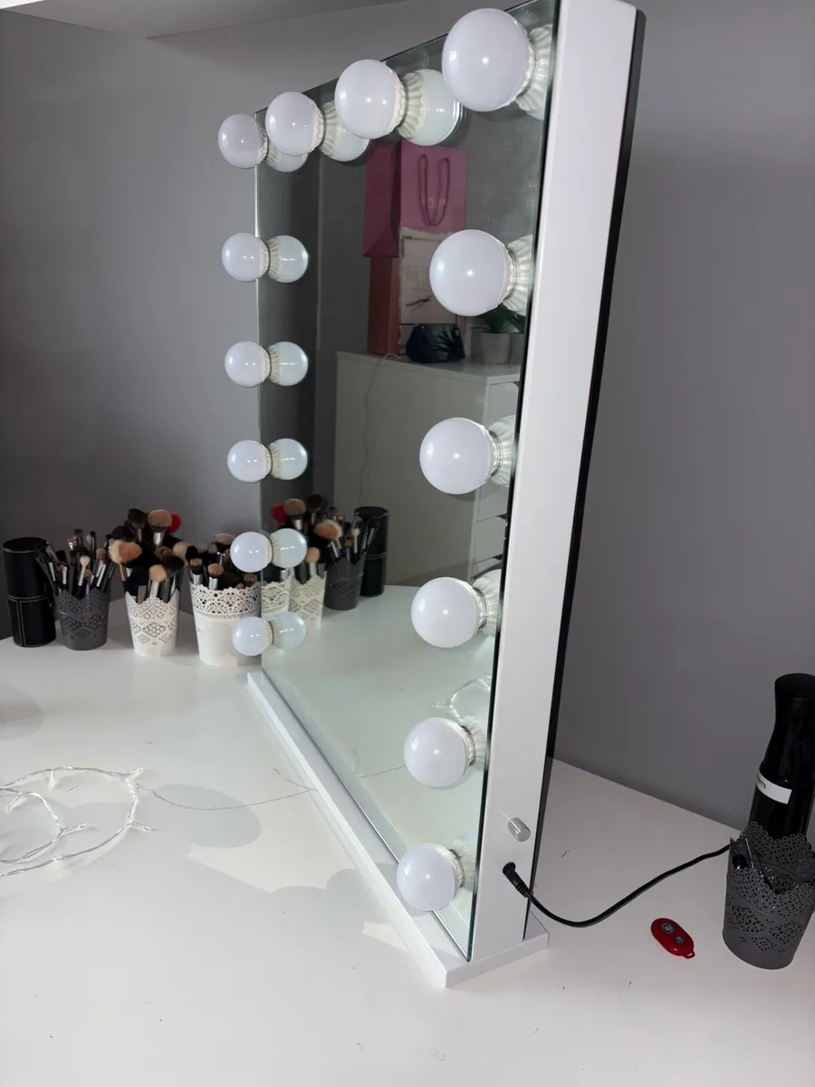Hollywood mirror - Image 2