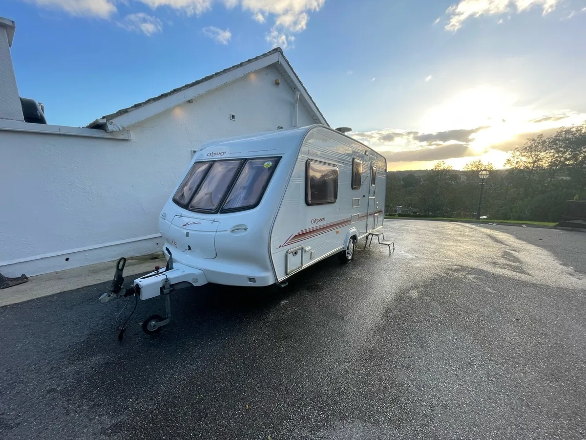 4 birth caravan - Image 1