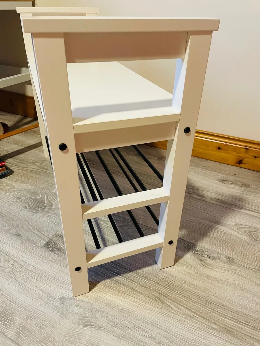 Timber seat with shoe storage - Image 4