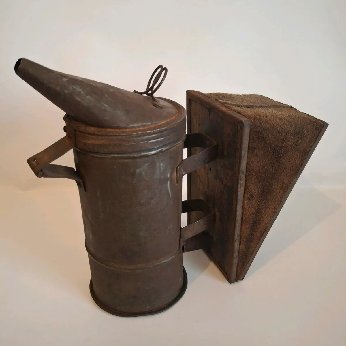Beehive Smoker Bellows - Image 1