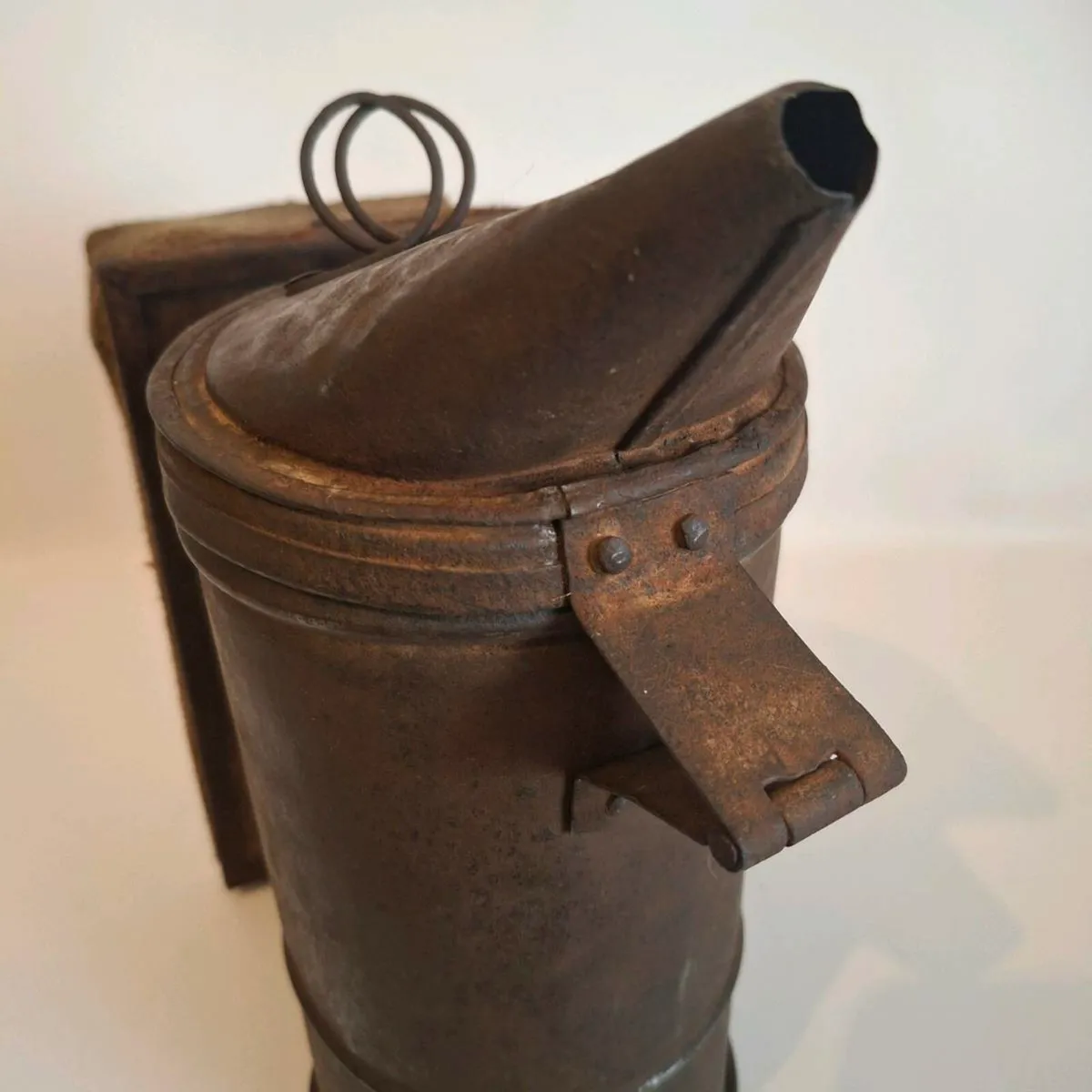 Beehive Smoker Bellows - Image 3