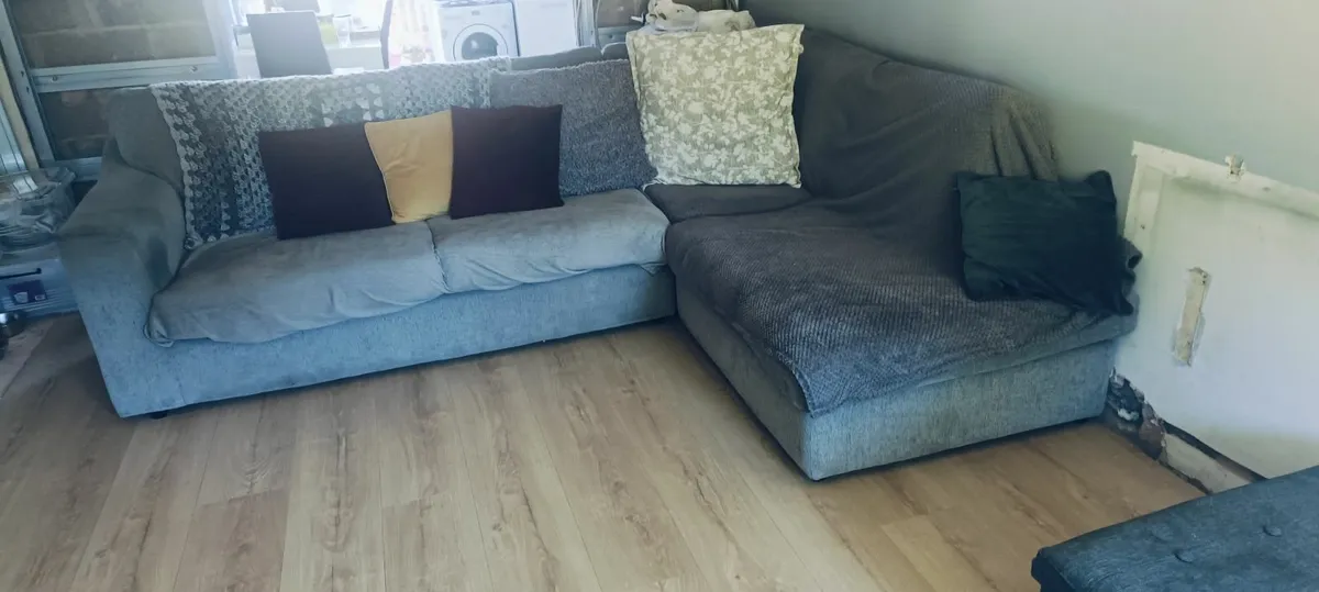 Corner L shape sofa & matching single sofa - Image 2