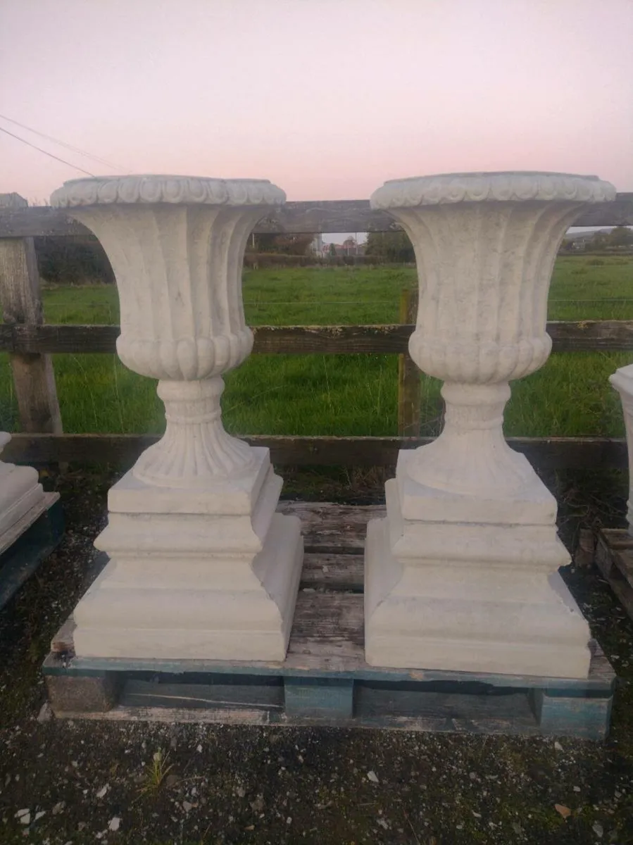 Flower pots - Image 1