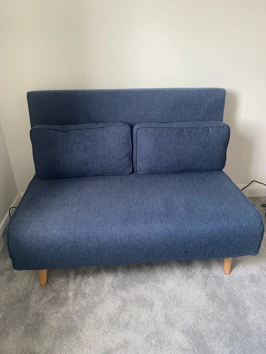 Blue double bed - Image 1