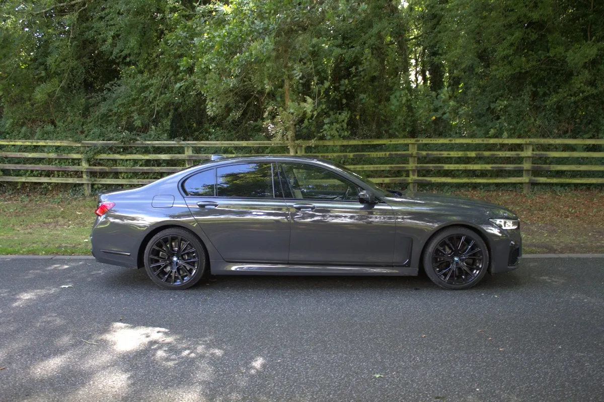 2022 Bmw 745e M Sport - Image 3