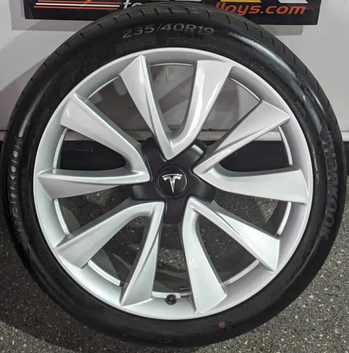 19" GENUINE OEM TESLA MODEL 3 Alloy Wheels & Tyres - Image 4