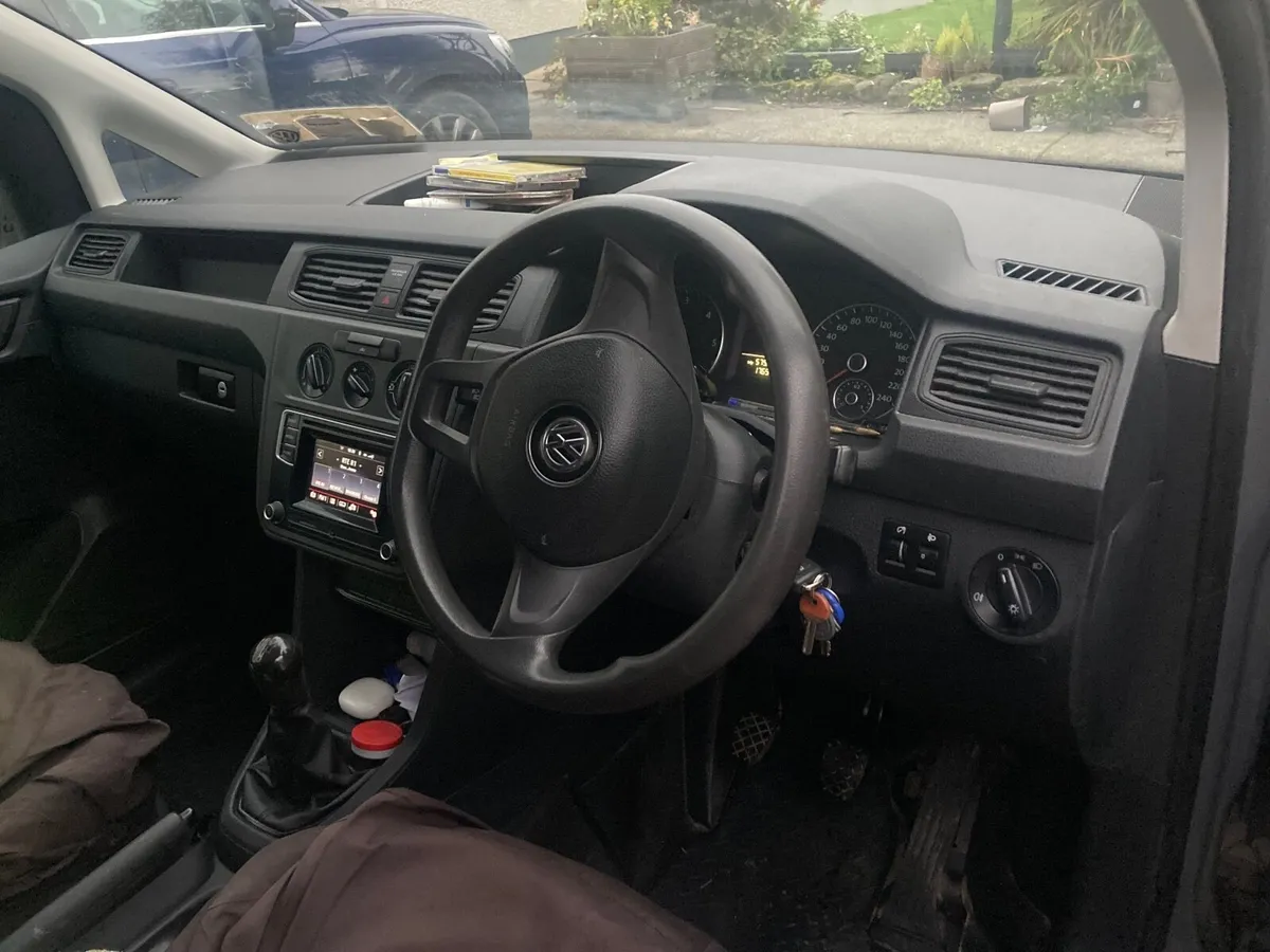 Volkswagen Caddy 2017 - Image 2