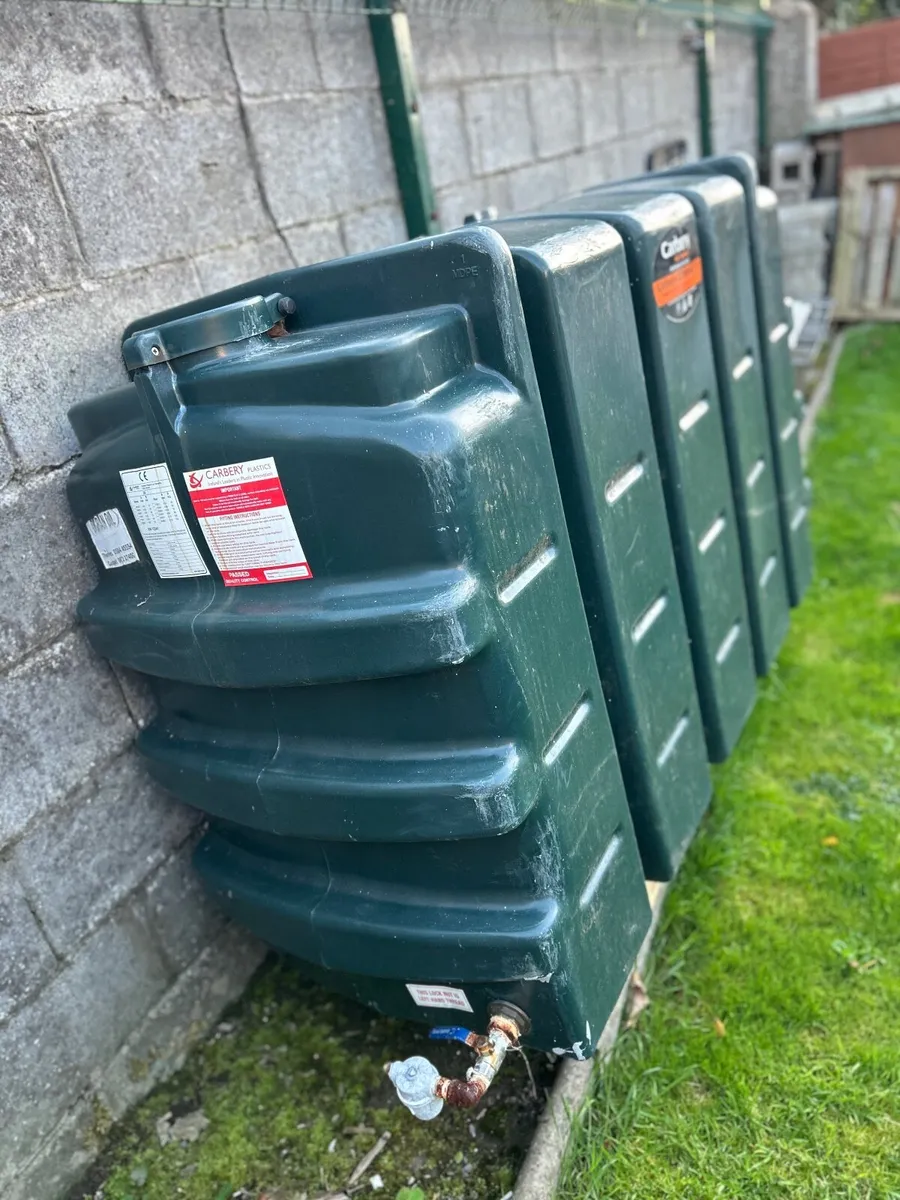 Oil tank - Image 1