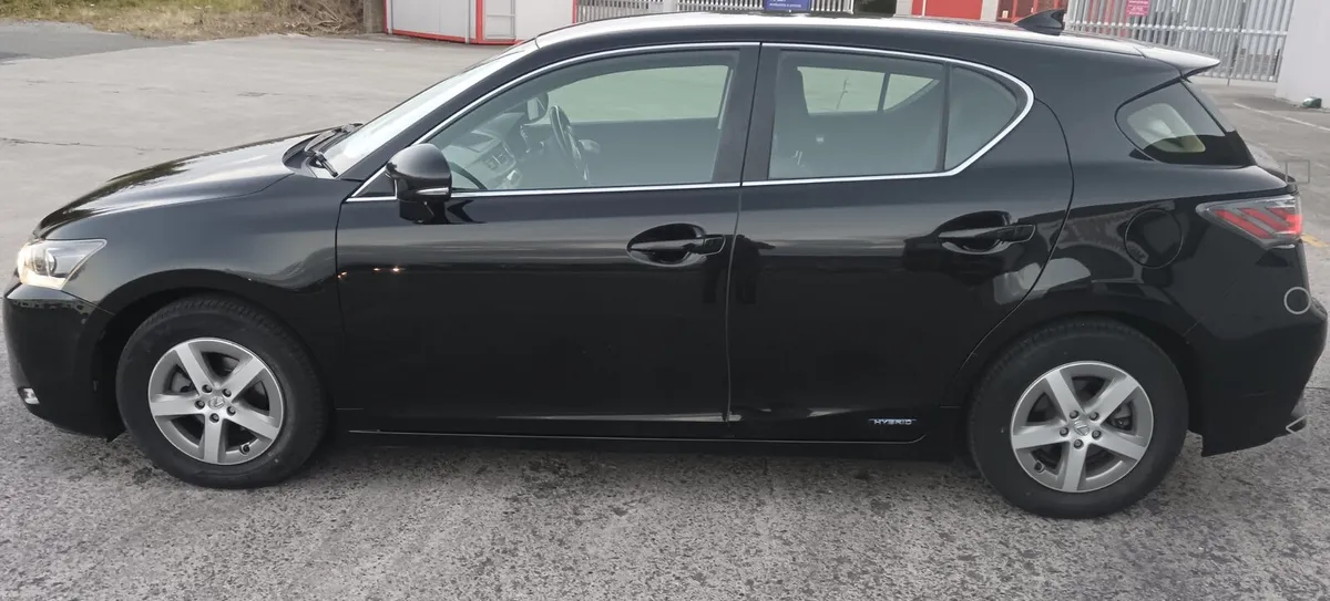 Lexus CT200H Petrol Hybrid 2015 - Image 3
