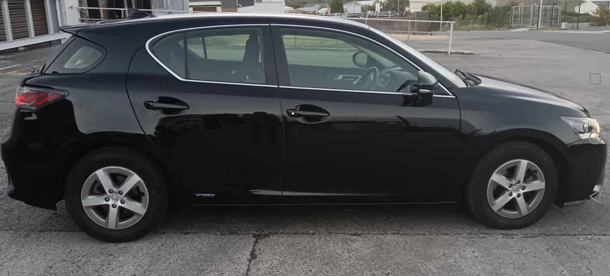 Lexus CT200H Petrol Hybrid 2015 - Image 4