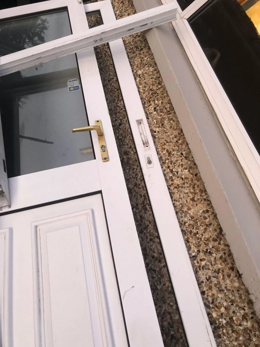 House front and back door - Image 2