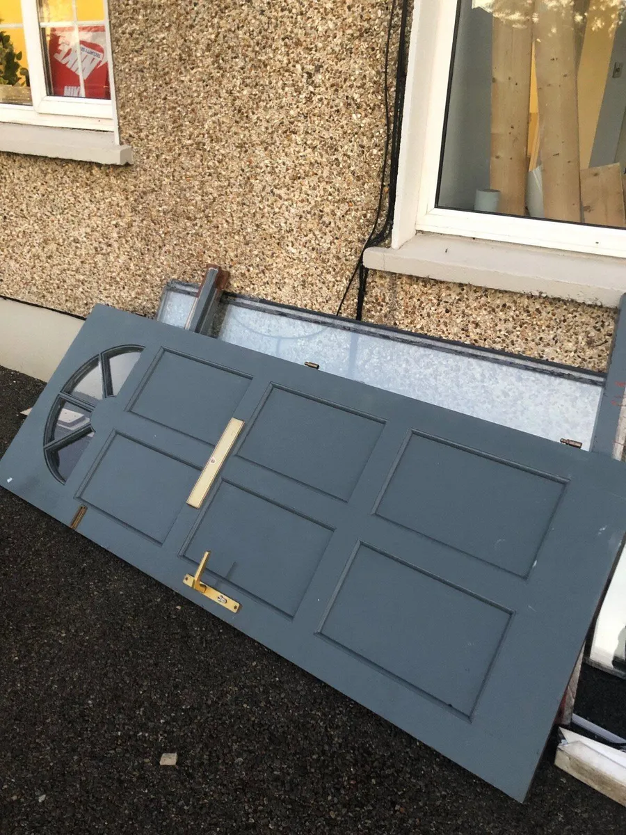 House front and back door - Image 3