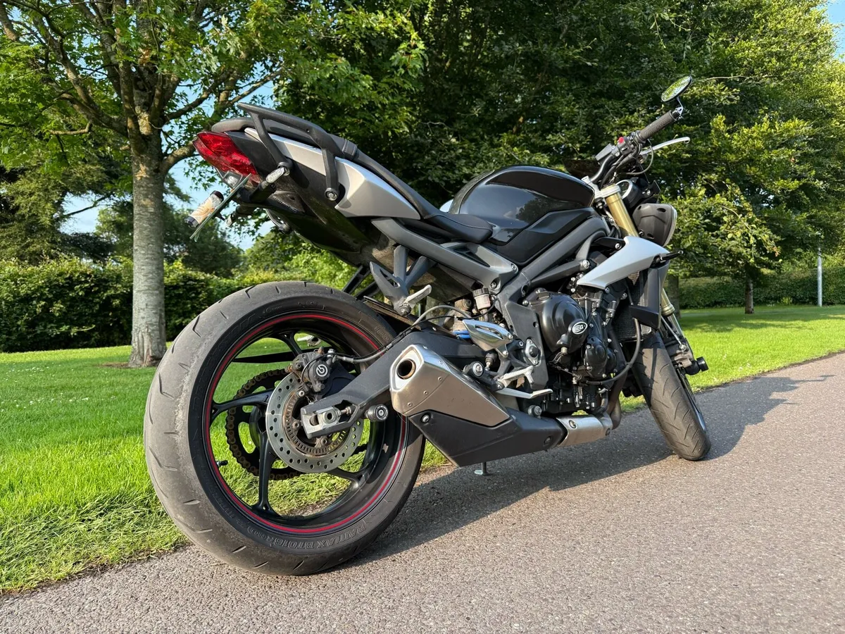 Triump Street Triple 675 - Image 3