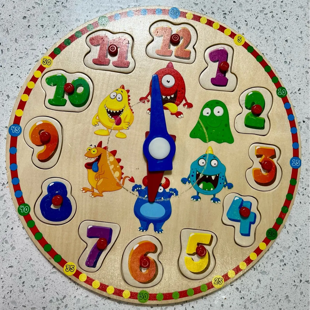 Wooden toy clock puzzle