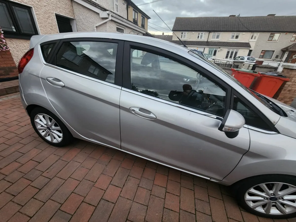 Ford Fiesta 2016 - Image 2