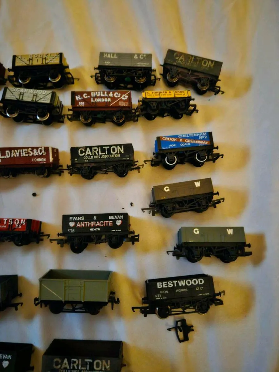 Hornby Dapol Bachmann Triang OO Gauge Wagons - Image 4
