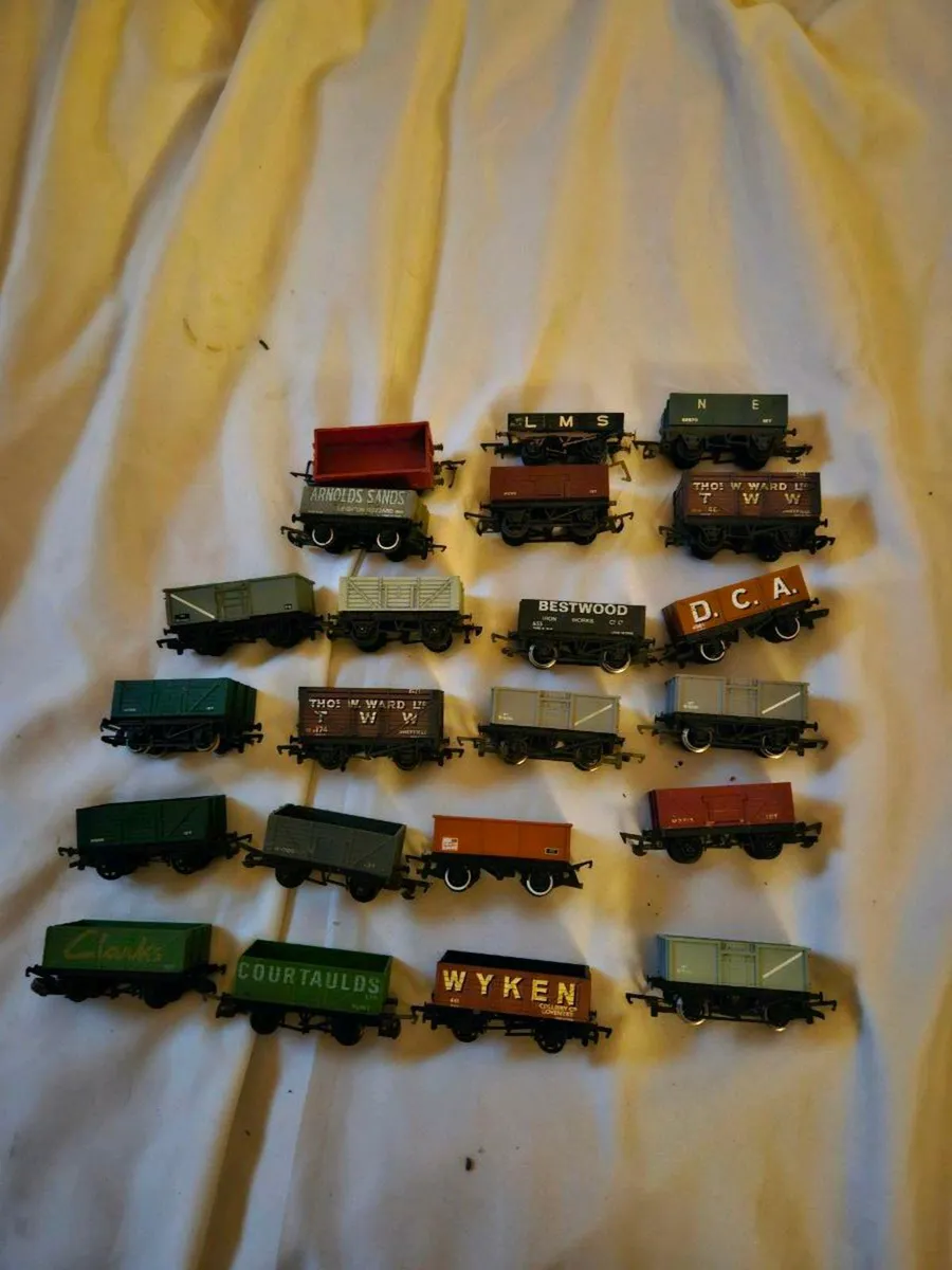 Hornby Bachmann Triang Dapol OO Gauge Wagons - Image 1