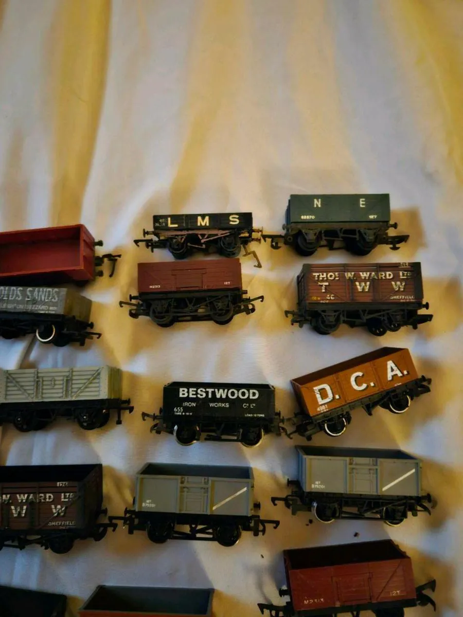 Hornby Bachmann Triang Dapol OO Gauge Wagons - Image 2