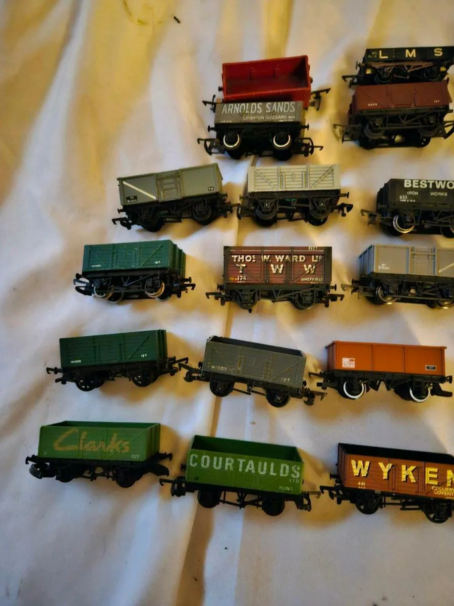 Hornby Bachmann Triang Dapol OO Gauge Wagons - Image 4