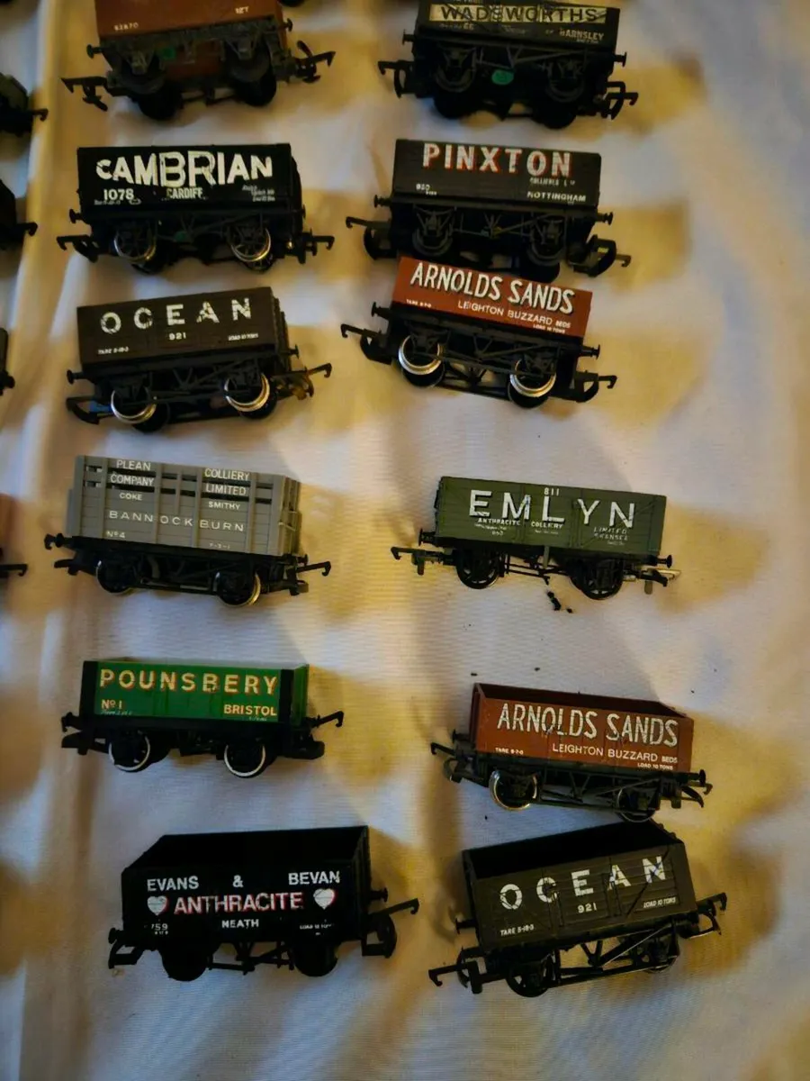 Hornby Triang Bachmann Dapol OO Gauge Wagons - Image 3