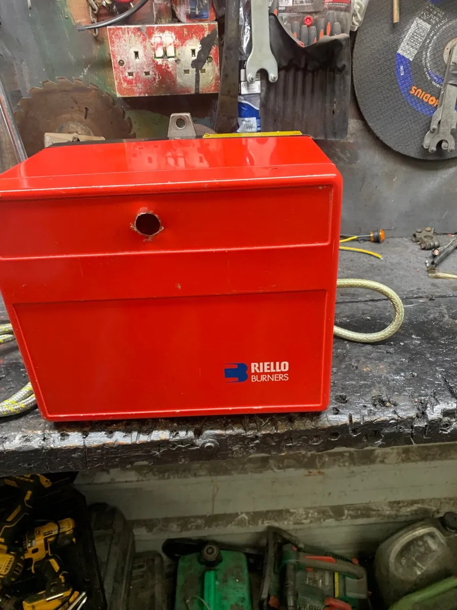 Oil. Burner - Image 1