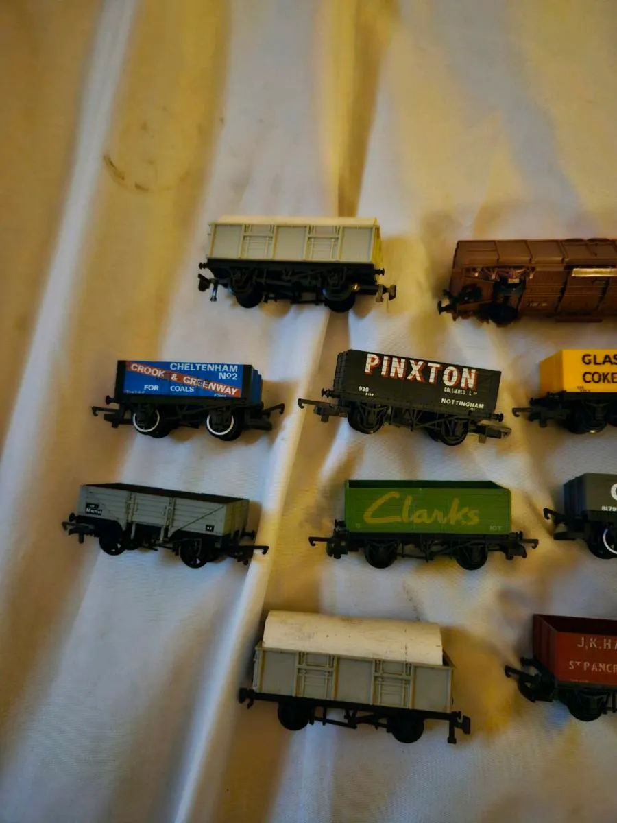Hornby Triang Bachmann Dapol OO Gauge Wagons - Image 4
