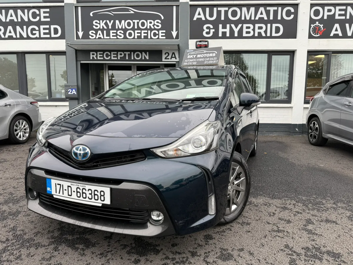 2017 Prius 7 seater 1.8 Petrol Hybrid,  30k Miles - Image 2