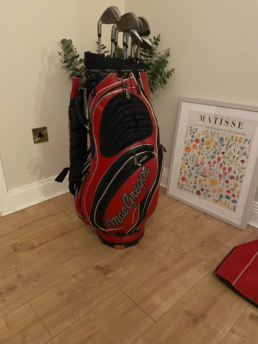Mac Gregor Golf Bag and Irons - Image 1