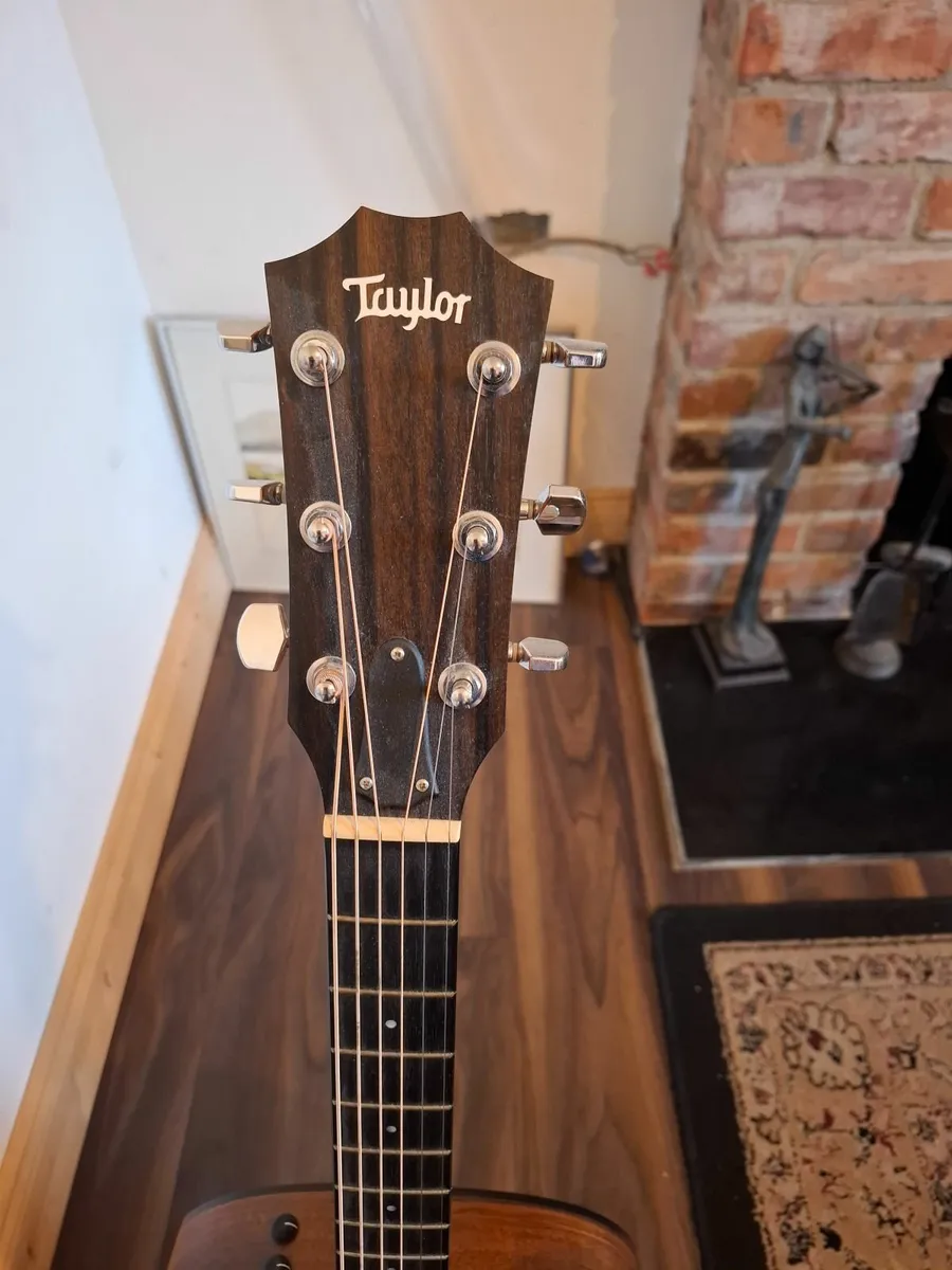 Acoustic guitar - Image 3