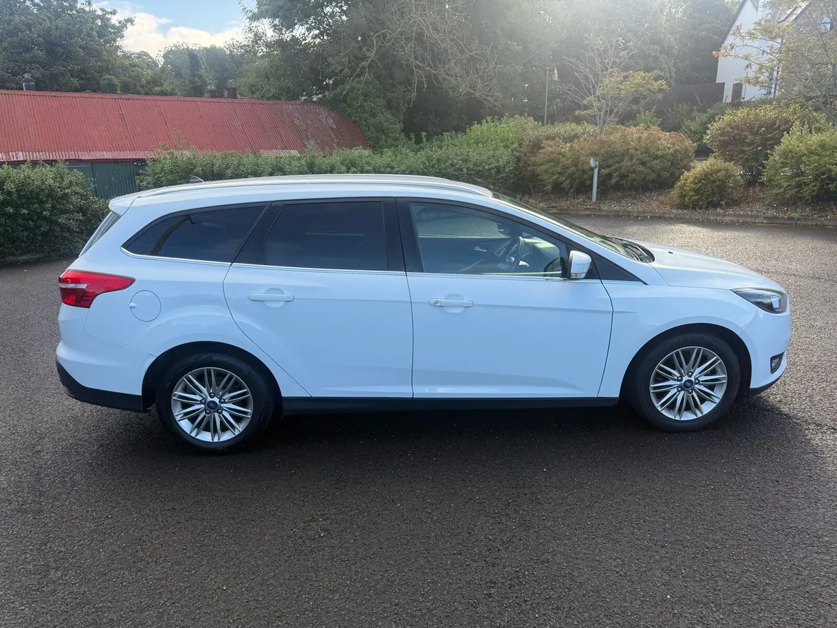 Ford focus - Image 2